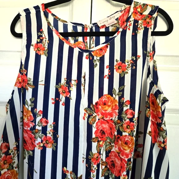 Penningtons Plus Size Floral Striped Sleeveless Top With Tie Bottom - Size 1x - Picture 2 of 9